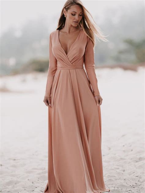 Vestido color nude